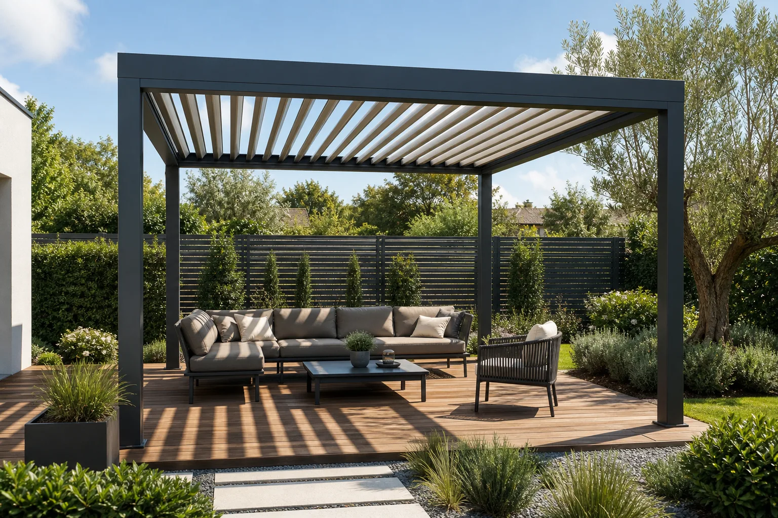 Quelle distance respecter avec le voisin pour installer une pergola ? — Ales-Pergola.fr