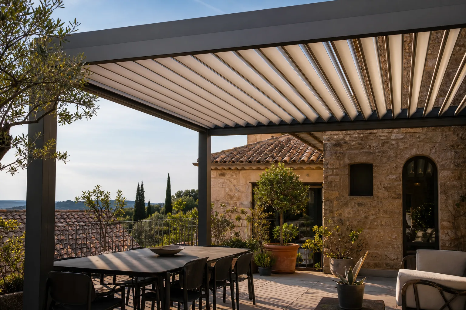 Pergola bioclimatique Mus — installation sur mesure dans le Gard (30)
