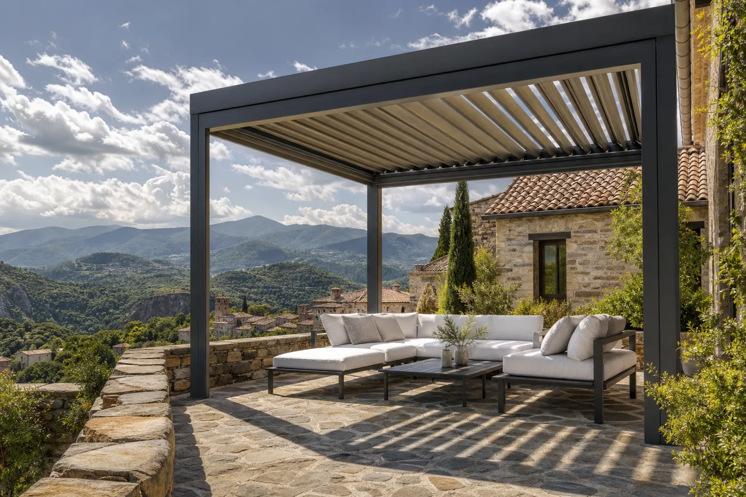 Pergola bioclimatique L'Estréchure — installation sur mesure dans le Gard (30)